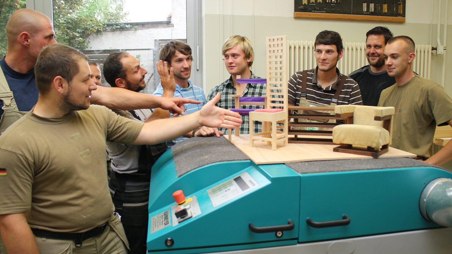 Teilnehmer eines Meisterkurses Tischler im Berufsbildungszentrum der Handwerkskammer Magdeburg.