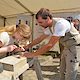 Steinmetzarbeiten am Stand der Paul Schuster GmbH, Bau- und Natursteinbetrieb aus Magdeburg.