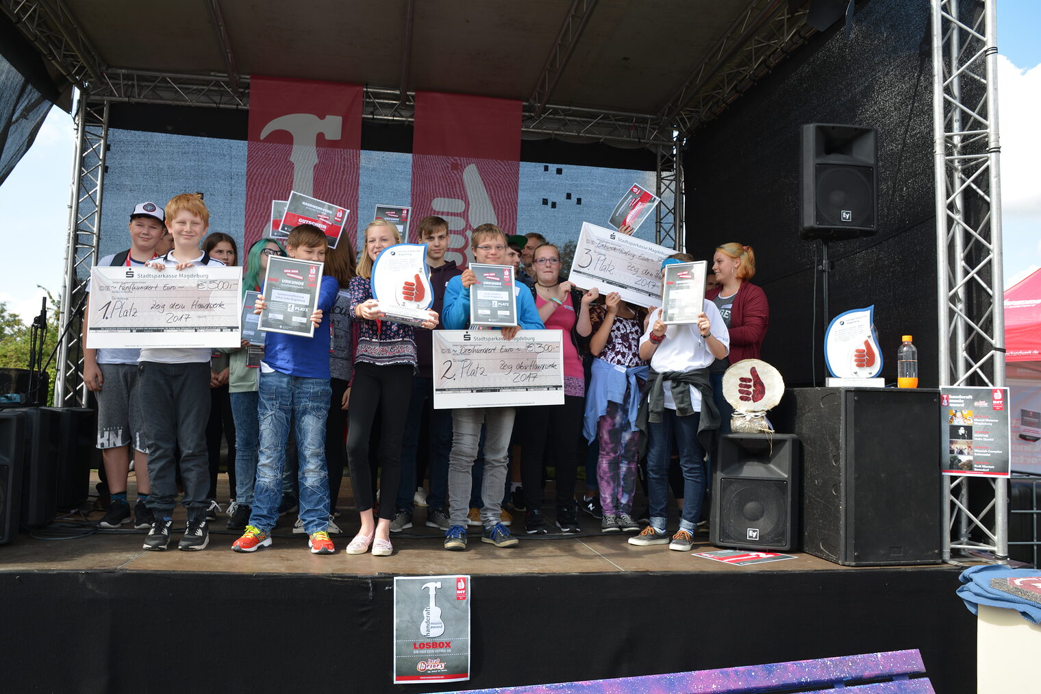 Sieger des Schulwettbewerbs ZEIG DEIN HAND WERK wurden die Schüler der Gemeinschaftsschule Oskar Linke aus Magdeburg. Sieger des Schulwettbewerbs ZEIG DEIN HAND WERK wurden die Schüler der Gemeinschaftsschule Oskar Linke aus Magdeburg.