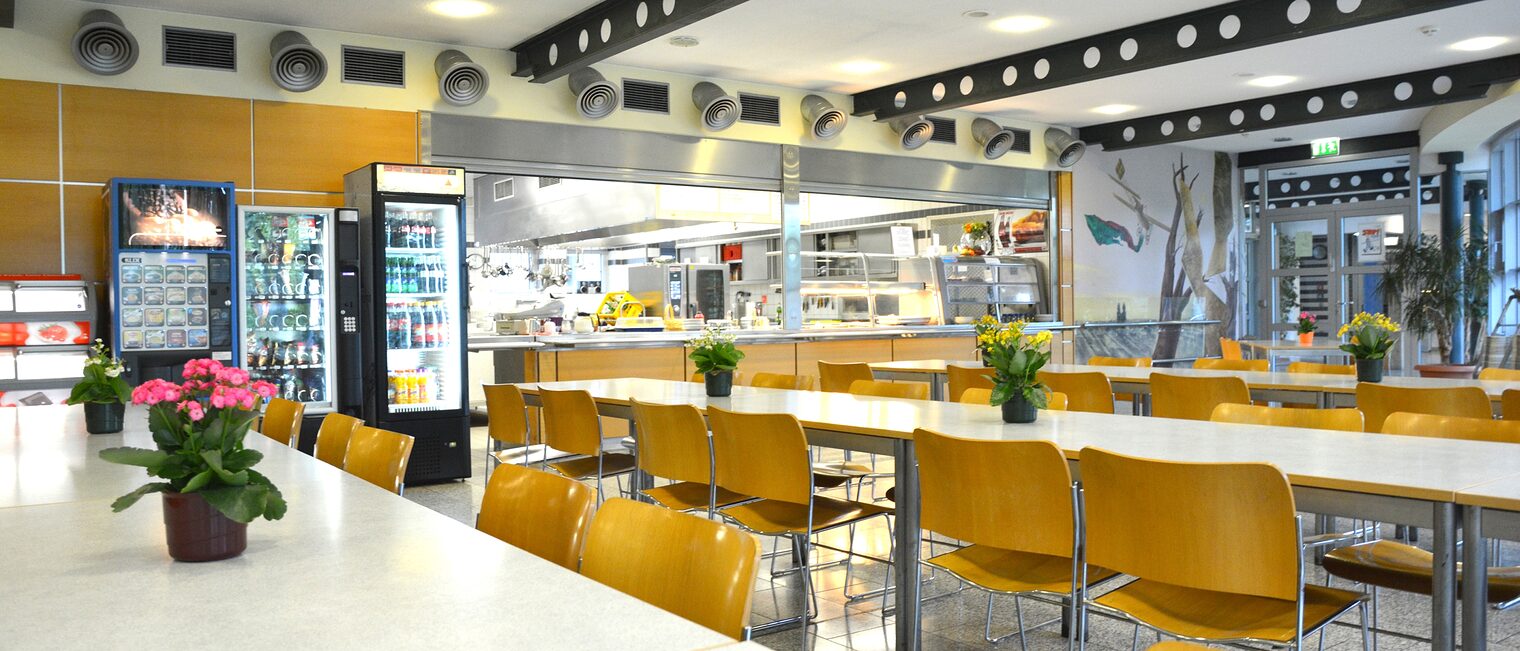 Blick in die Kantine im Bildungszentrum der Handwerkskammer Magdeburg.