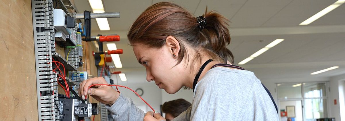 Girls'Day im Berufsbildungszentrum der Handwerkskammer Magdeburg im April 2018 Girls'Day im Berufsbildungszentrum der Handwerkskammer Magdeburg im April 2018