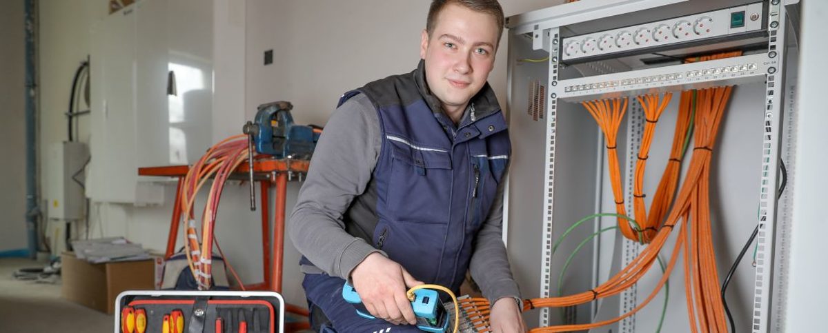 Elektrotechniker Henning Fabian hat den Meistertitel als Bester seines Gewerkes errungen. Elektrotechnikermeister Henning Fabian