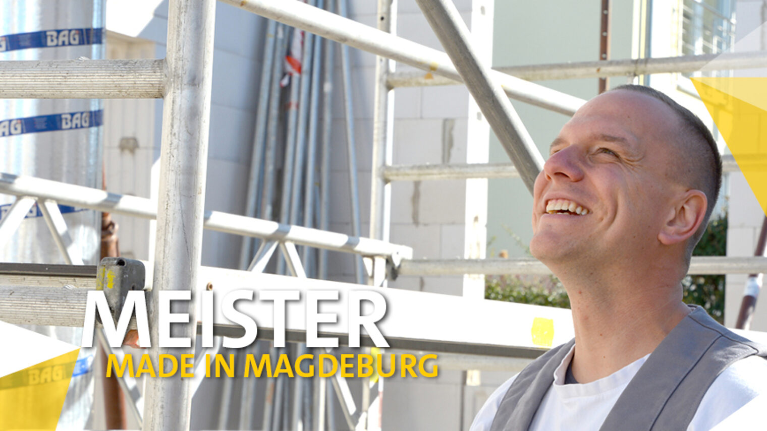 Benjamin Koch, Maurer- und Betonbauermeister aus Magdeburg, auf seiner Baustelle. Er freut sich über den Meistertitel.