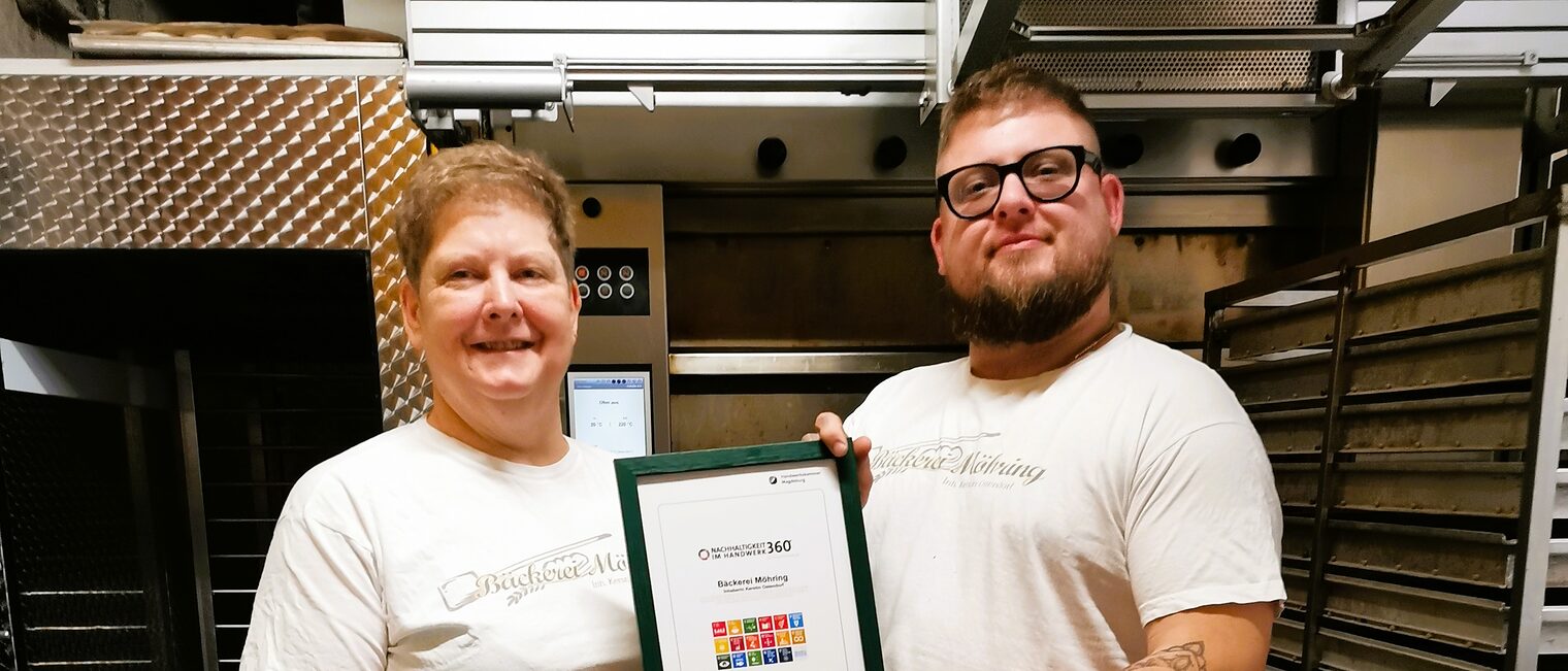 Bäckerei Möhring (Inhaberin Kerstin Ostendorf mit Bäckermeister Marcus Ostendorf) erhält den Nachhaltigkeitscheck für Handwerksbetriebe.