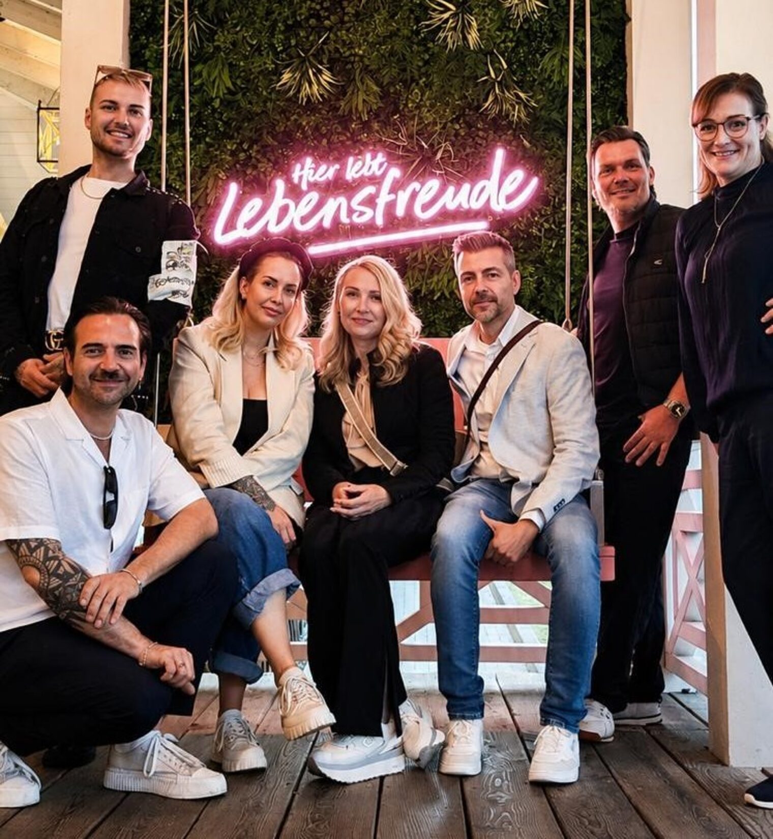 Gruppenfoto der Mitglieder des Meisterprüfungsausschusses im Friseur-Handwerk.